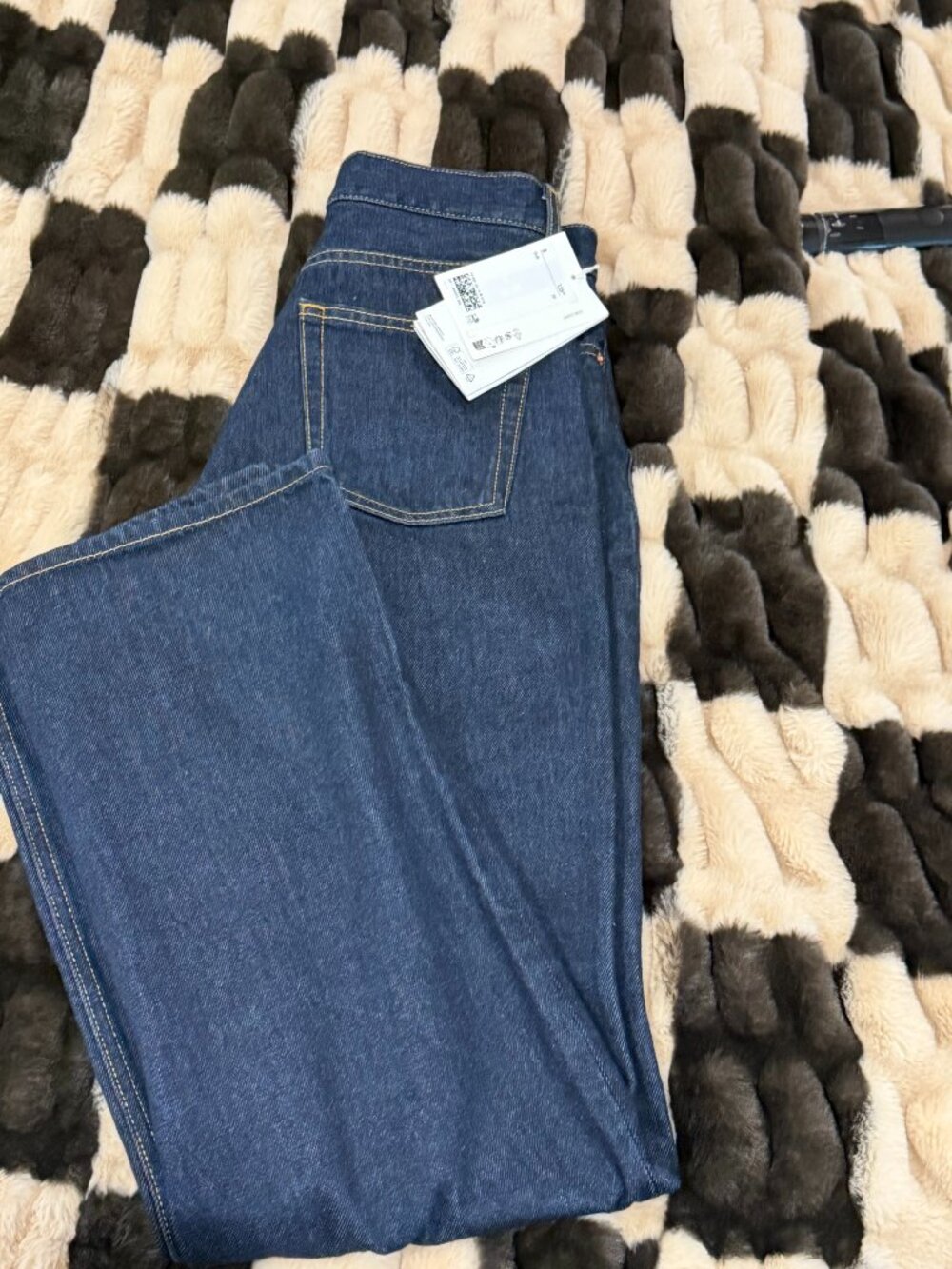 sold out COS COLUMN STRAIGHT-LEG JEANS, retail $130 - Picture 6 of 6
